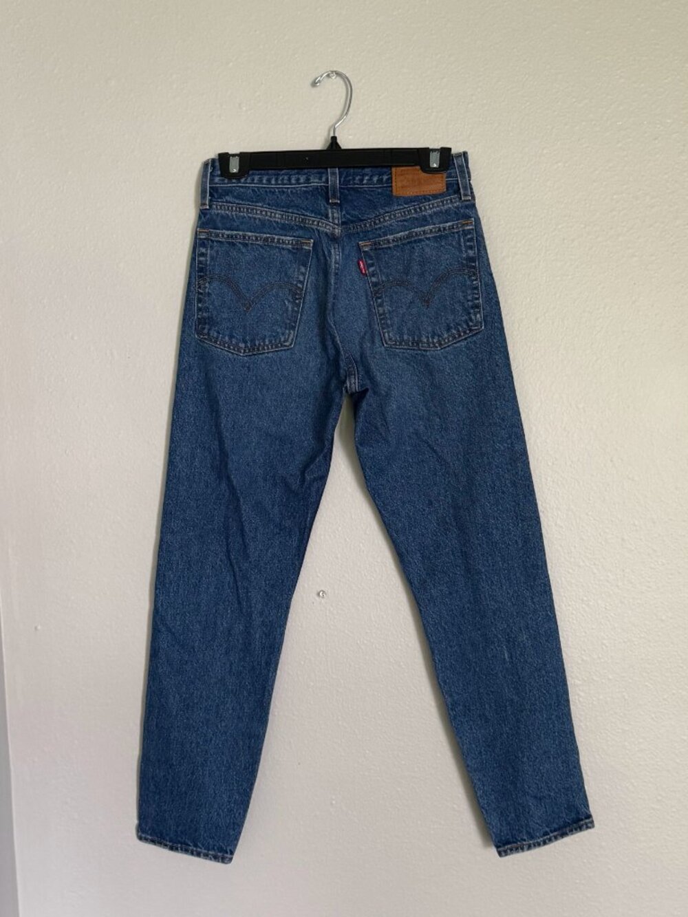 Levis Premium Wedgie Straight Jeans Jive Ship Medium Blue Raw Hem 26 22861-0110 - Picture 2 of 10